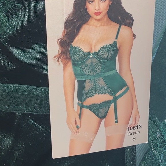 Size Small eyelash lace & shiny stretch satin bustier & thong set new with tags - Picture 16 of 16